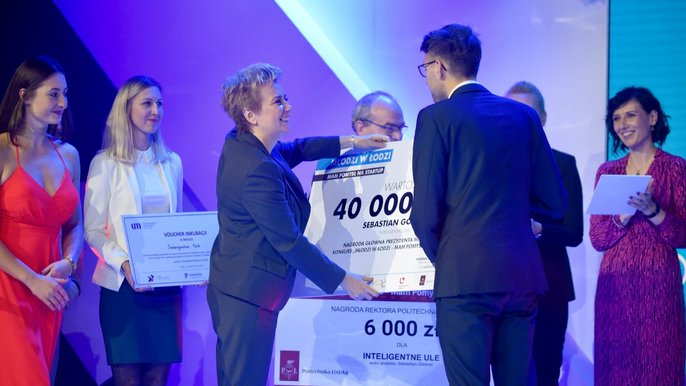 Wręczono nagrody w 10. edycji konkursu "Młodzi w Łodzi - Mam pomysł na startup" -  fot. Paweł Łacheta / UMŁ